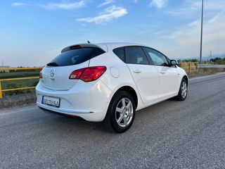 Opel Astra 2015-thumb-3