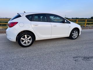 Opel Astra 2015-thumb-11