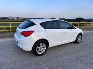 Opel Astra 2015-thumb-23
