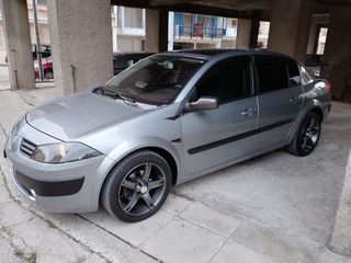Renault Megane 2004 Sedan-thumb-8