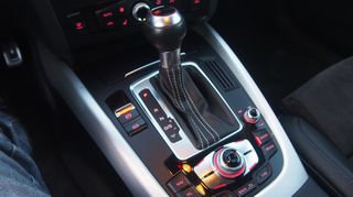 Audi SQ5 2017-thumb-26