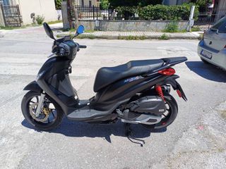 Piaggio Medley 150 2022 s-thumb-9