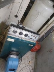 Λέβητας Πετρελαίου Vaillant, με τον Καυστήρα του, την πινακίδα με τα όργανα ελέγχου και τη δεξαμενή Πετρελαίου 300Lt