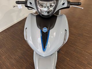 Piaggio Beverly 400 2026 S EURO 5+  4 ΕΤΗ ΕΓΓΥΗΣΗ ΔΩΡΕΑΝ ΕΤΟΙΜΟΠΑΡΑΔΟΤΟ-thumb-1