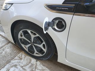 Opel Ampera 2013 plug-in-thumb-9