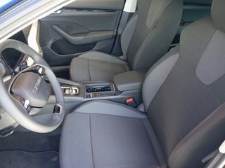 Skoda Octavia 2025 Selection 1.5 TSI m-HEV 150PS DSG7-thumb-7
