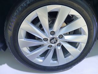 Skoda Octavia 2025 Selection 1.5 TSI m-HEV 150PS DSG7-thumb-12