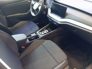 Skoda Octavia 2025 Selection 1.5 TSI m-HEV 150PS DSG7-thumb-17