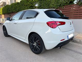 Alfa Romeo Giulietta 2012 QUADRIFOGLIO VERDE-thumb-6