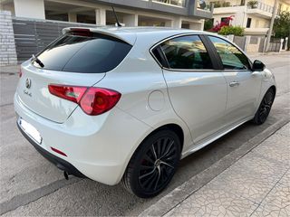 Alfa Romeo Giulietta 2012 QUADRIFOGLIO VERDE-thumb-8