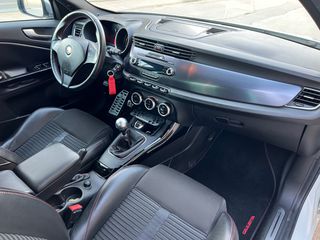 Alfa Romeo Giulietta 2012 QUADRIFOGLIO VERDE-thumb-13