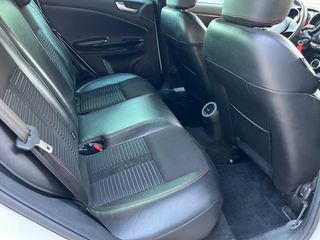 Alfa Romeo Giulietta 2012 QUADRIFOGLIO VERDE-thumb-14