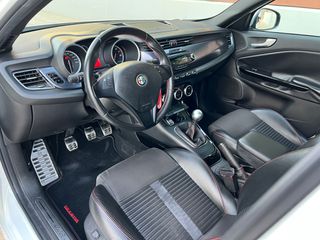 Alfa Romeo Giulietta 2012 QUADRIFOGLIO VERDE-thumb-15