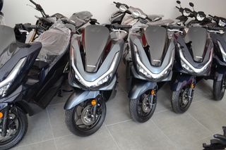 Honda PCX 125 2026 DX-thumb-1