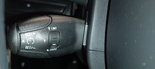 Peugeot 208 2019 1.5 BLUEHDI 100HP-thumb-19