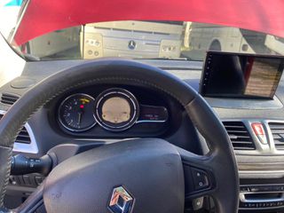 Renault Megane 2010 COUPE-thumb-3