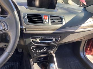 Renault Megane 2010 COUPE-thumb-6