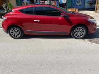 Renault Megane 2010 COUPE-thumb-10