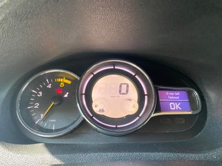 Renault Megane 2010 COUPE-thumb-11