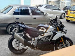 Aprilia Tuono 2025 V4 factory