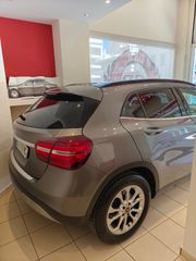Mercedes-Benz GLA 180 2018 Sensation DIESEL AUTOMATIC-thumb-6