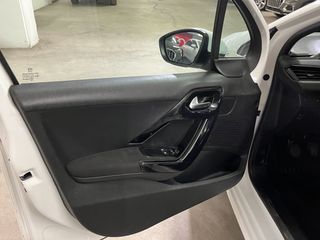 Peugeot 208 2019 1.5 BLUEHDI 100HP-thumb-8