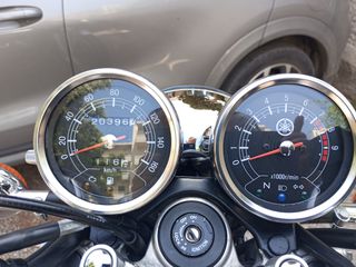 Yamaha SR 400 2015-thumb-5