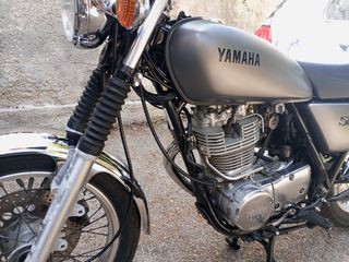 Yamaha SR 400 2015-thumb-10