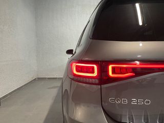 Mercedes-Benz EQB 2022 250 AMG/Night Package/Ελληνικής Αντιπροσωπείας-thumb-23