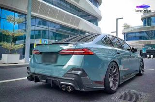 BMW ΣΕΙΡΑ 5 G60 G68 2024+ ΔΙΑΧΥΤΗΣ SPOILER ΠΙΣΩ ΠΡΟΦΥΛΑΚΤΗΡΑ 100% CARBON FIBER ORIGINAL