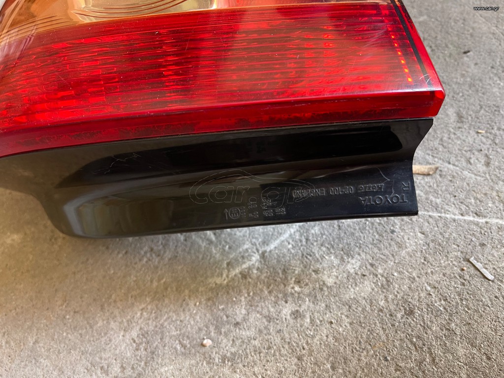 ΦΑΝΑΡΙ ΠΙΣΩ ΔΕΞΙ TOYOTA COROLLA 2004-2006