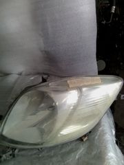 Toyota Yaris εμπρός αριστερό φανάρι