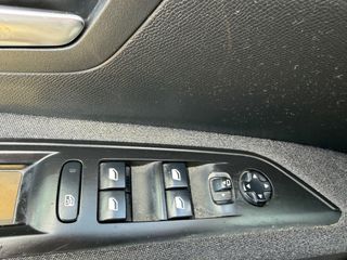Peugeot 3008 2020-thumb-18