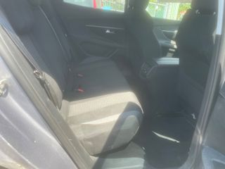 Peugeot 3008 2020-thumb-12