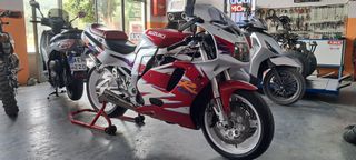 Suzuki GSX-R 750 1995-thumb-16