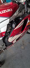 Suzuki GSX-R 750 1995-thumb-18