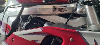 Suzuki GSX-R 750 1995-thumb-19