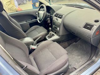 Ford Mondeo 2005 1.8 GHIA-thumb-5