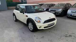 Mini Cooper 2010 ONE 1.4-thumb-7