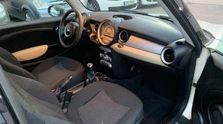 Mini Cooper 2010 ONE 1.4-thumb-26