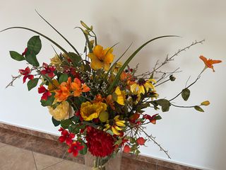 Διακοσμητικό βάζο δαπέδου με άνθη