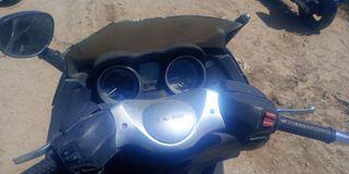 PIAGGIO X8 250 EVO-thumb-6