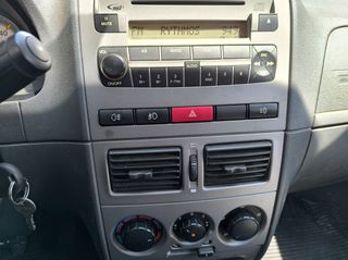 Fiat Strada 2013-thumb-10