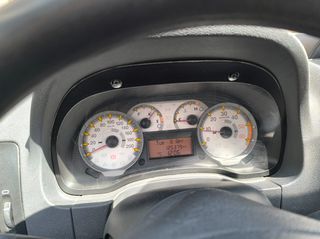 Fiat Strada 2013-thumb-11