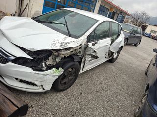 Opel Astra 2016-thumb-3