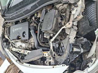 Opel Astra 2016-thumb-8