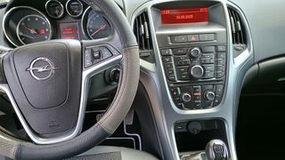 Opel Astra 2012 GTC-thumb-8