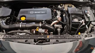 Opel Astra 2012 GTC-thumb-13