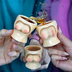 Jiggle Me Drunk : 3-Glass Boob Shot Set / Gadgets