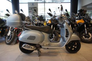 Vespa GTS 300 2021 VESPA SUPER TECH